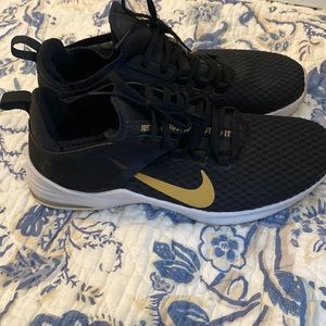 Women’s Nike air max bella TR